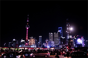 Shanghai Club： Tasting the limited edition clothing of international high-end brands, becoming the focus of attention in the fashion world!